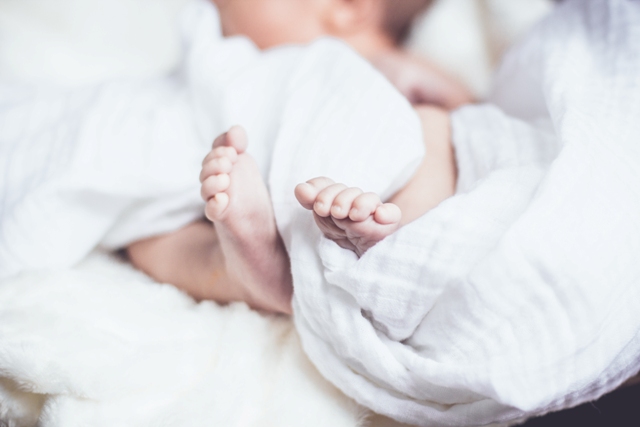 הקניית סדר יום והרגלי שינה אצל תינוקות